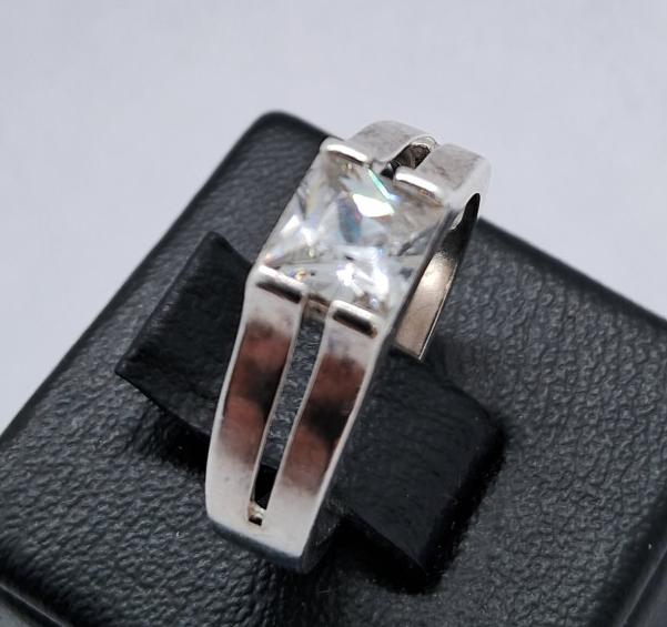 Серебряное кольцо с цирконием (32648770) 3