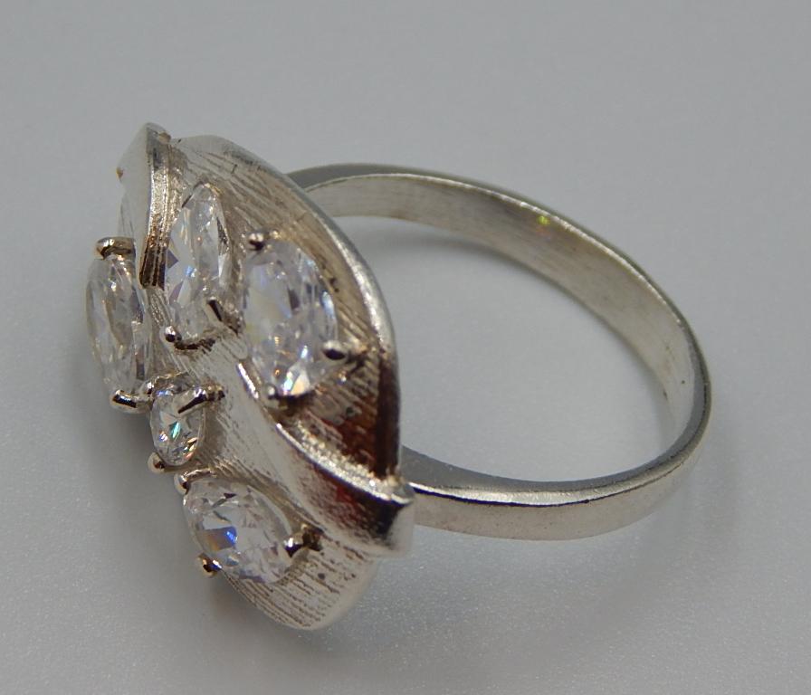 Серебряное кольцо с цирконием (30500270) 1