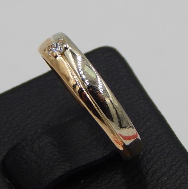 Обручальное кольцо из красного и белого золота с бриллиантом (-ми) (24467172) 3