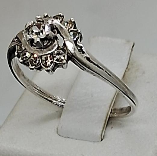Серебряное кольцо с цирконием (32473356) 1