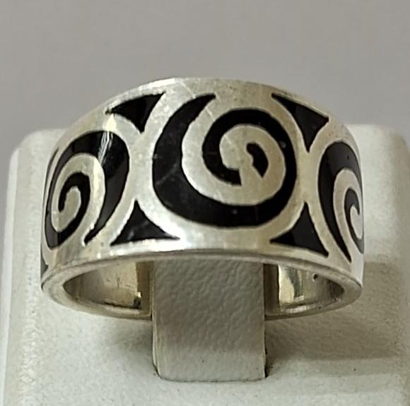 Серебряное кольцо с эмалью (31832637) 0