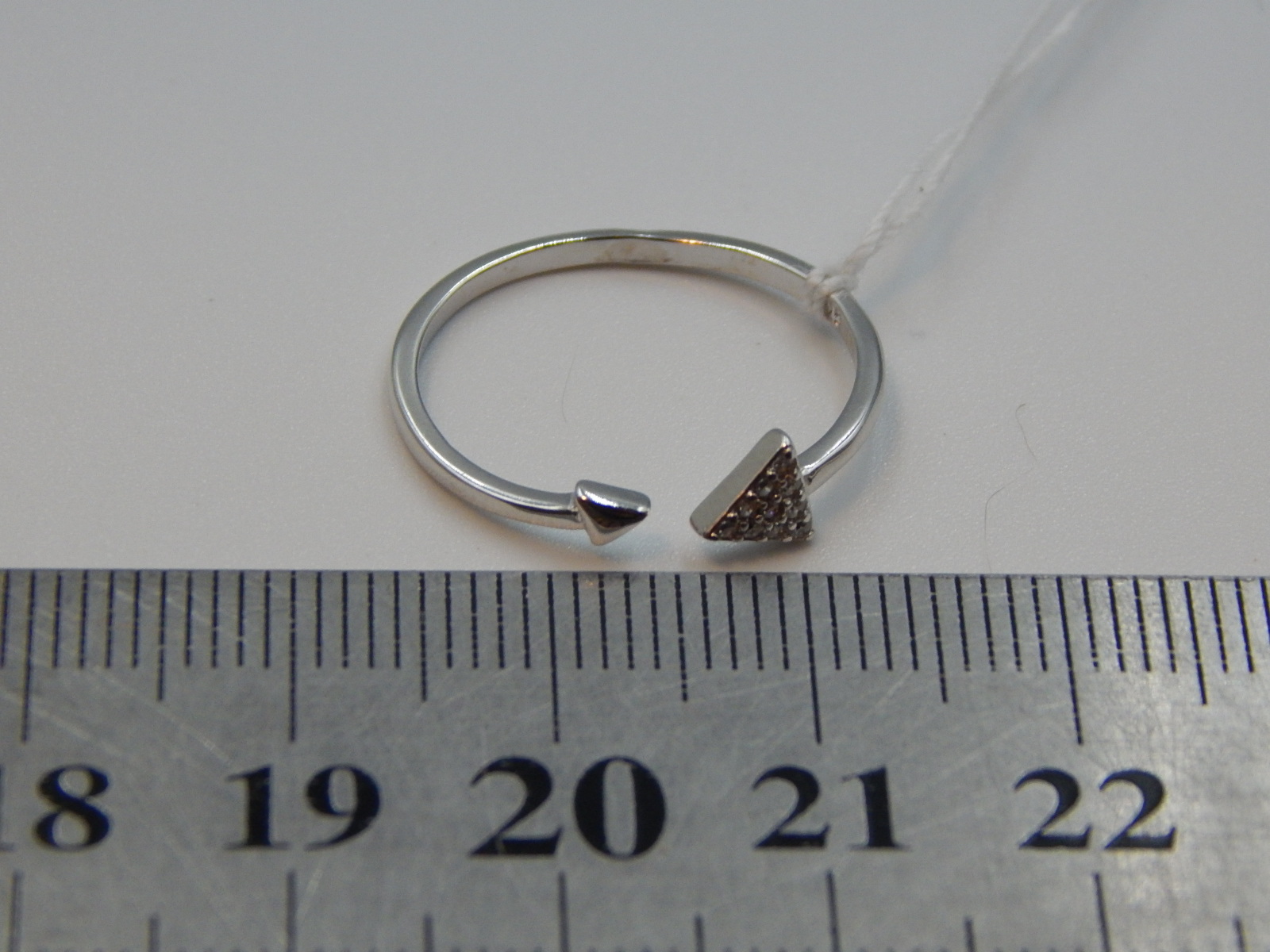 Серебряное кольцо с цирконием (30537337) 1