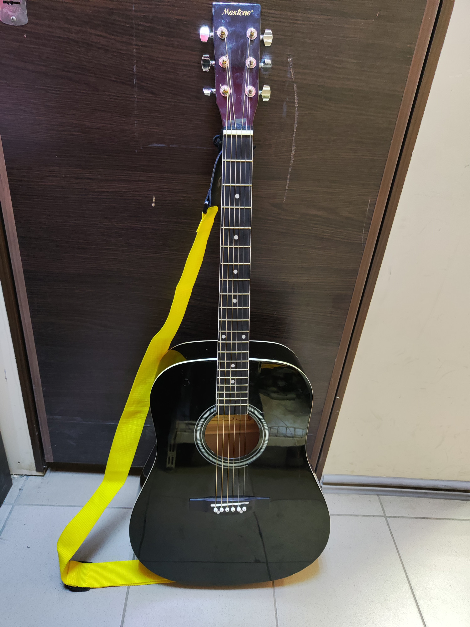 Акустическая гитара Maxtone WGC-4011G / BK 0