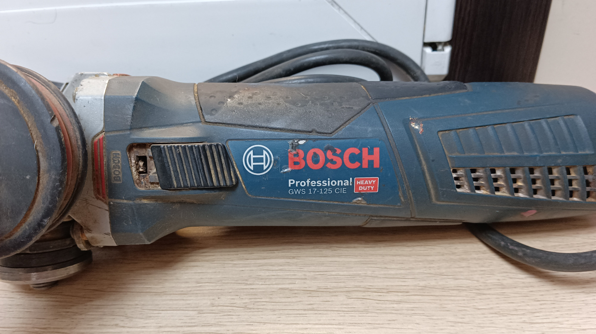 Болгарка (кутова шліфувальна машина) Bosch GWS 17-125 CIE 2