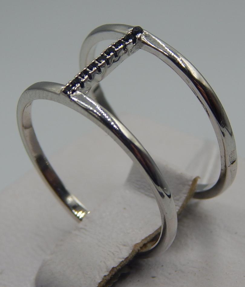 Серебряное кольцо с цирконием (33751245) 1