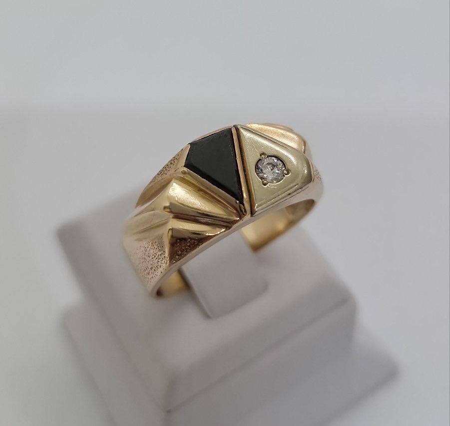Перстень из красного и белого золота с цирконием и ониксом (33773385) 1