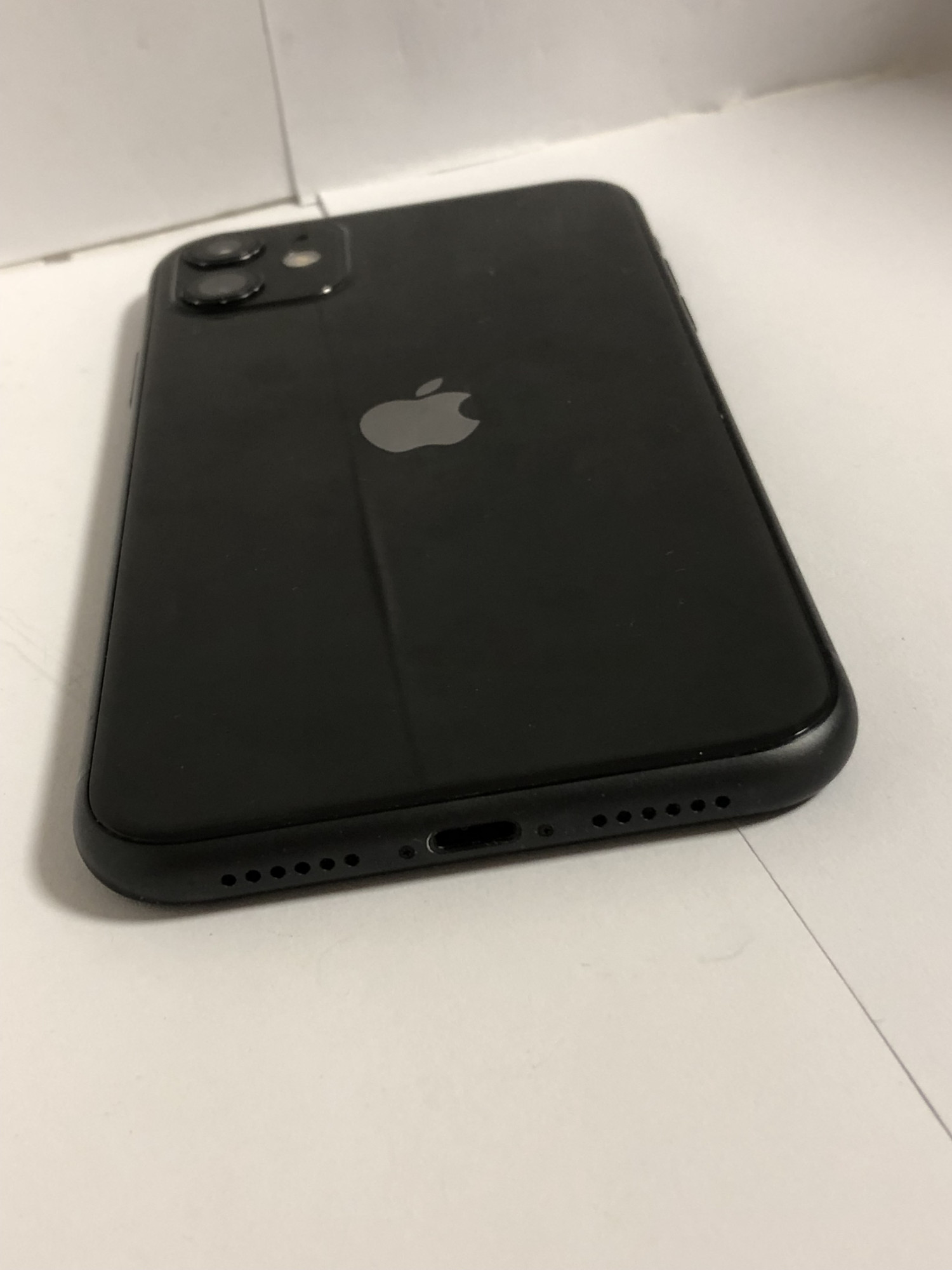 Apple iPhone 11 128GB Black 2