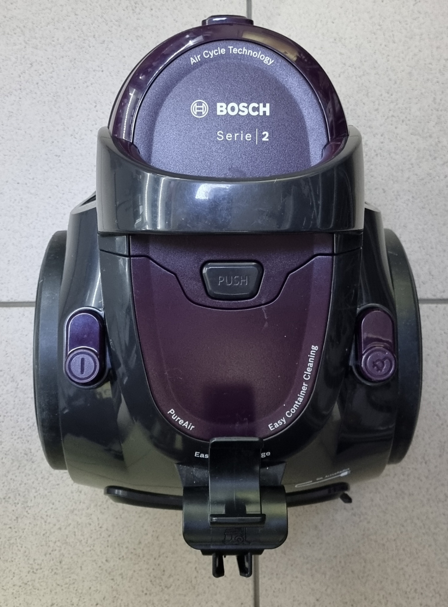 Пылесос Bosch BGC05AAA1 0