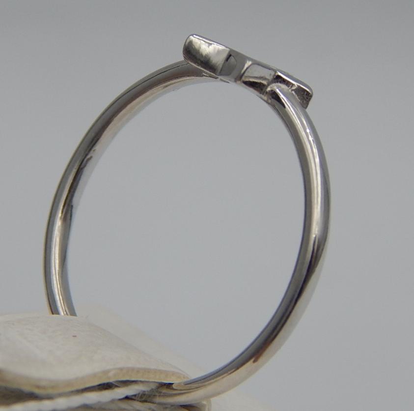 Серебряное кольцо с цирконием (31978721) 2