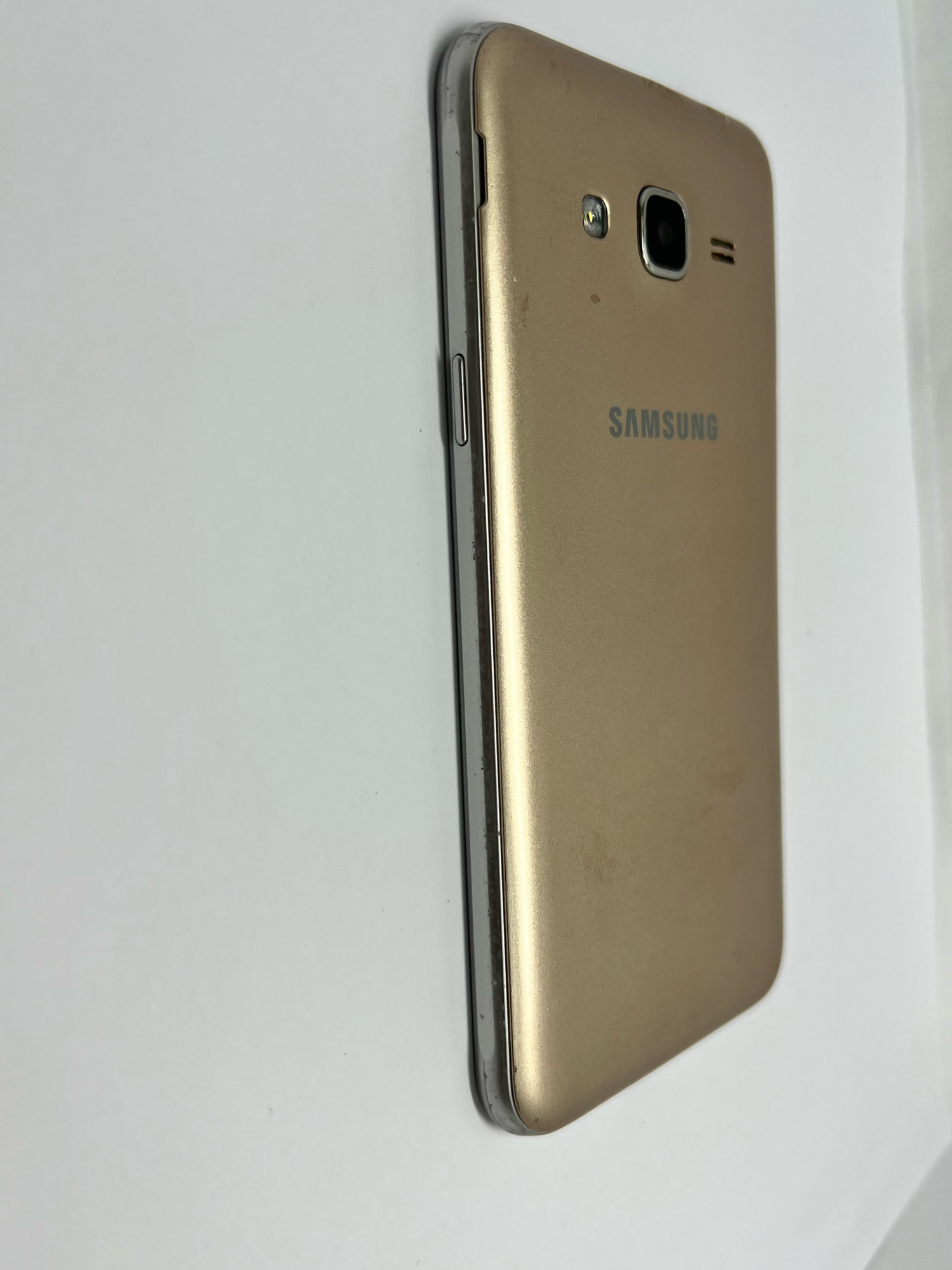 Samsung Galaxy J3 (SM-J320FN) 1/8Gb 4