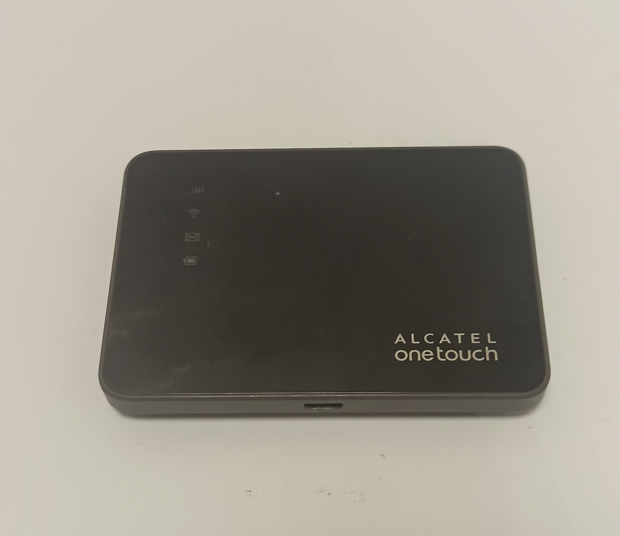 Модем 4G / 3G + Wi-Fi роутер ALCATEL Y858V 0