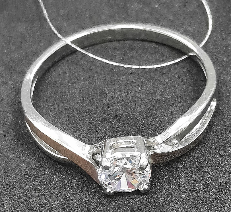 Серебряное кольцо с цирконием (31267118) 0