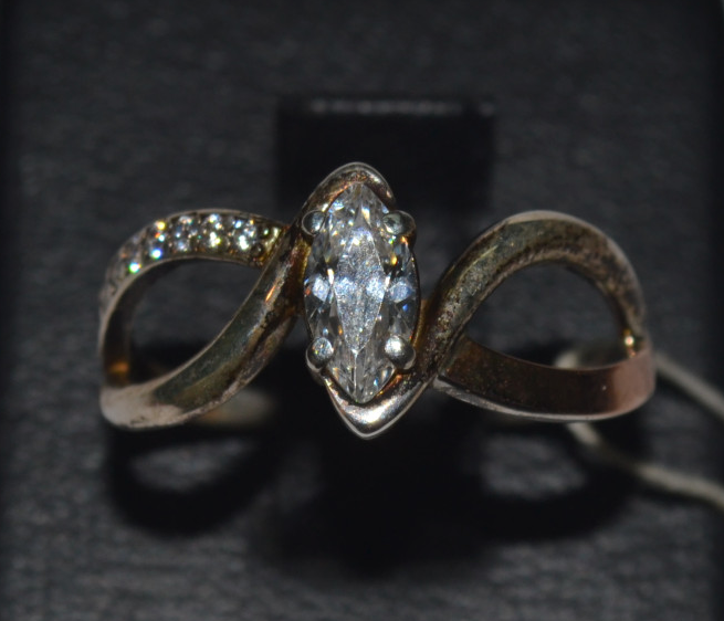 Серебряное кольцо с позолотой и цирконием (30512384) 0