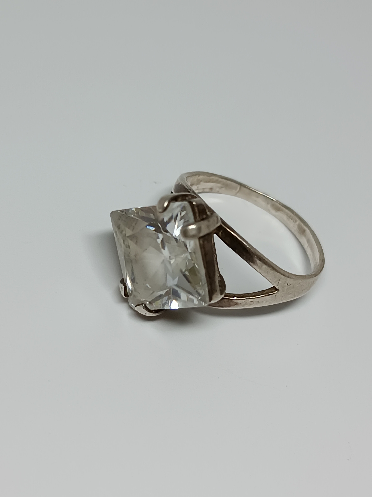 Серебряное кольцо с цирконием (33644991) 8
