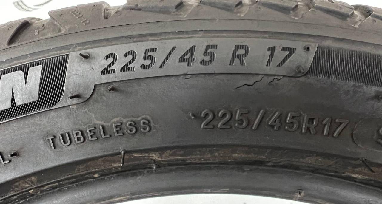 Всесезонні шини 225/45 R17 Michelin CrossClimate 2 4mm 2