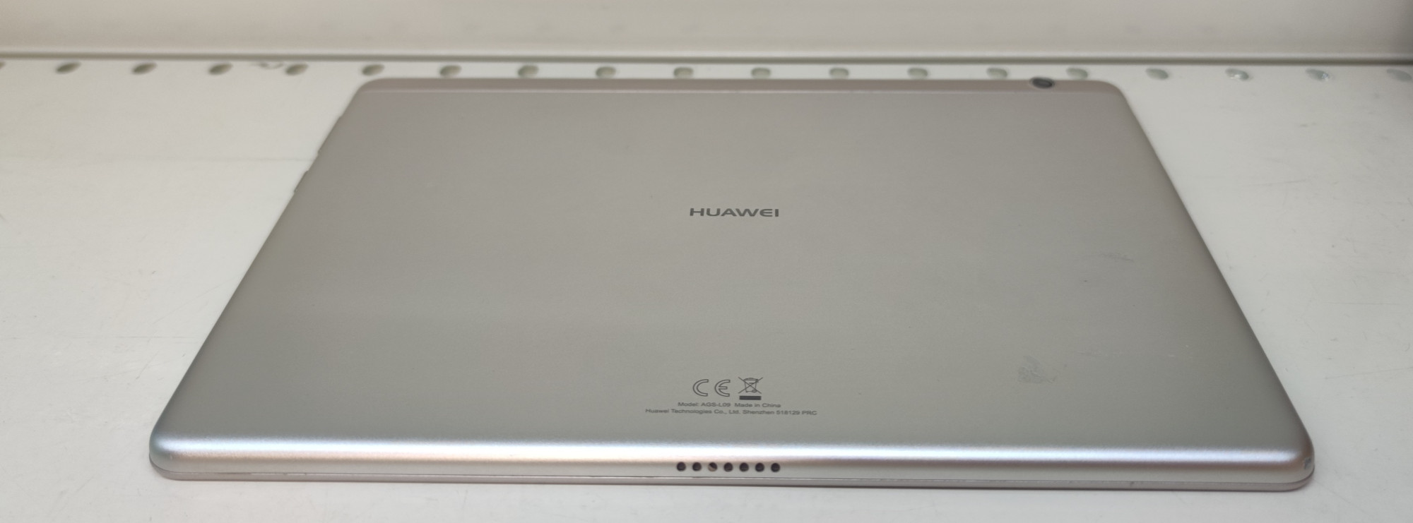 Планшет Huawei MediaPad T3 10 LTE (AGS-L09) 2/16Gb  1
