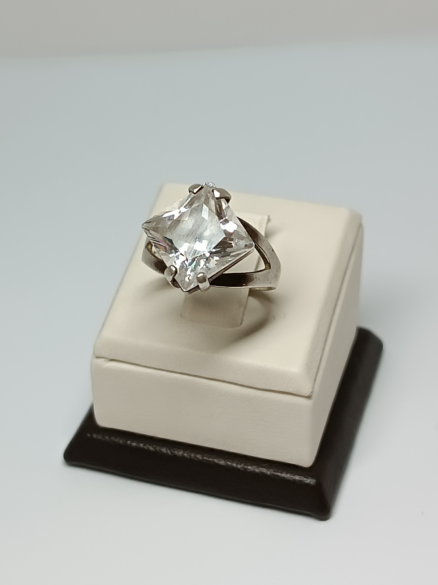 Серебряное кольцо с цирконием (33644991) 5
