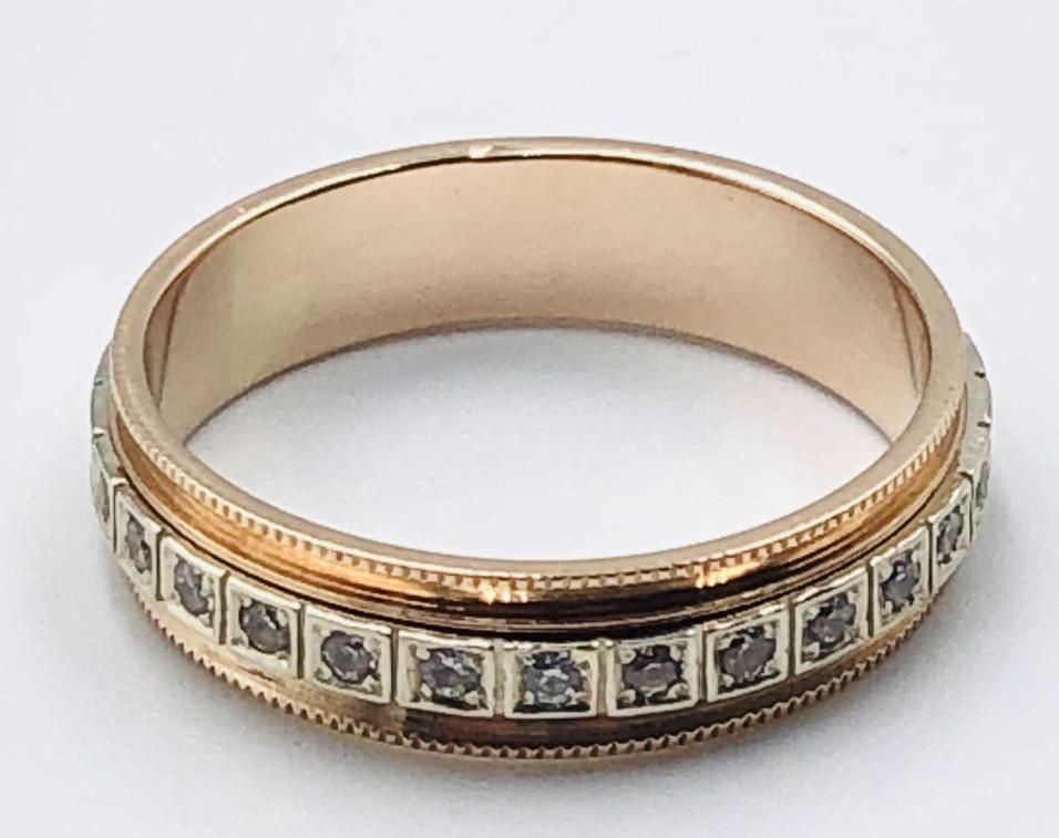 Обручальное кольцо из красного и белого золота с цирконием (33720488)  1