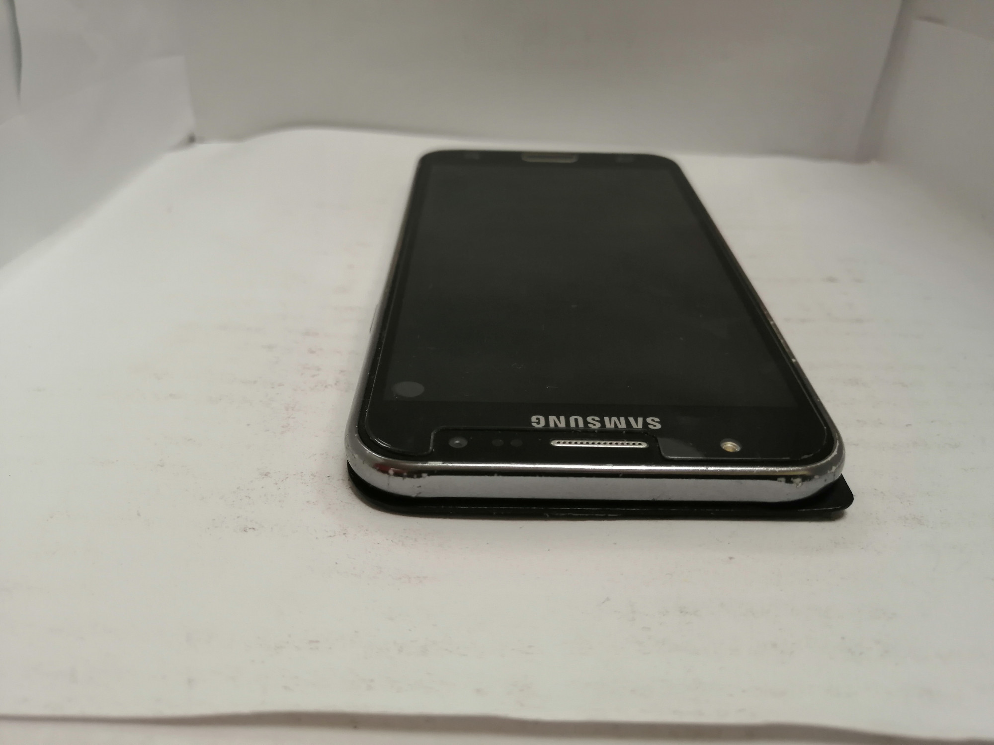 Samsung Galaxy J5 2015 (SM-J500H) 1.5/8Gb 4