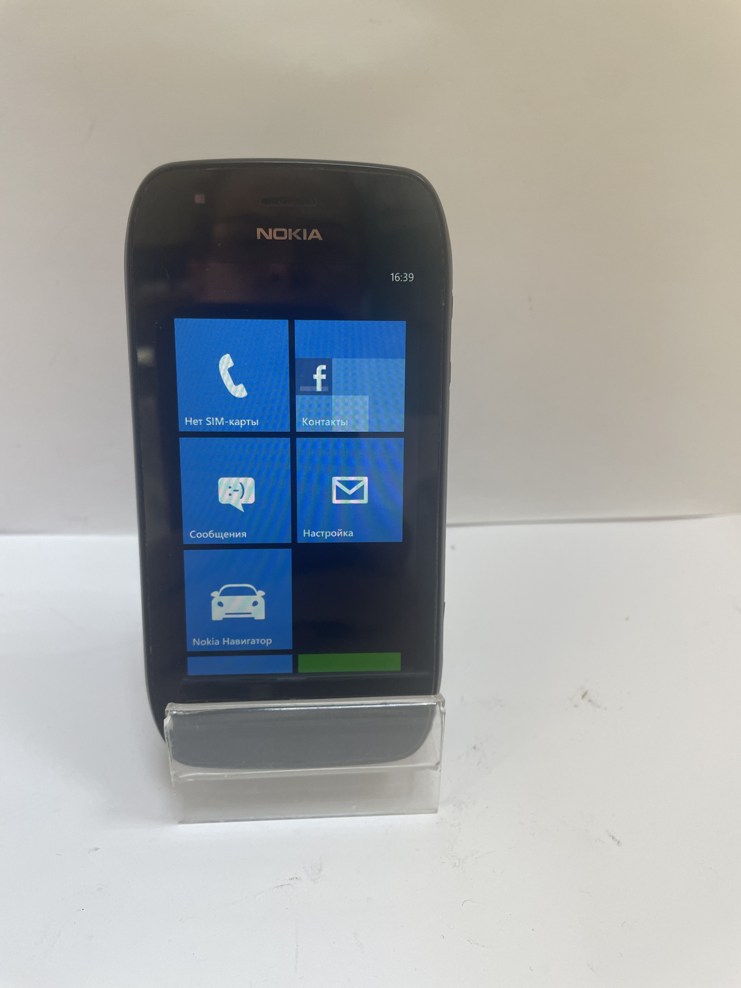 Nokia Lumia 710 8Gb 0