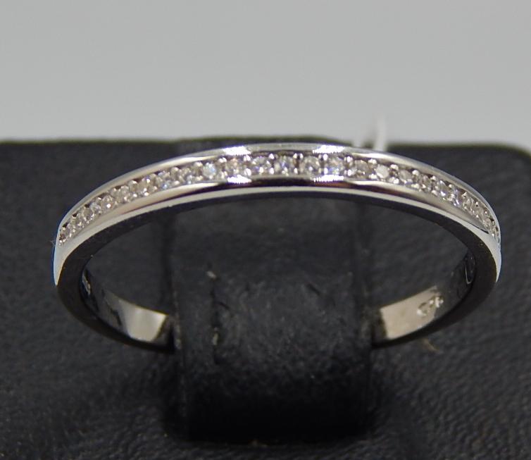 Серебряное кольцо с цирконием (31445817) 0