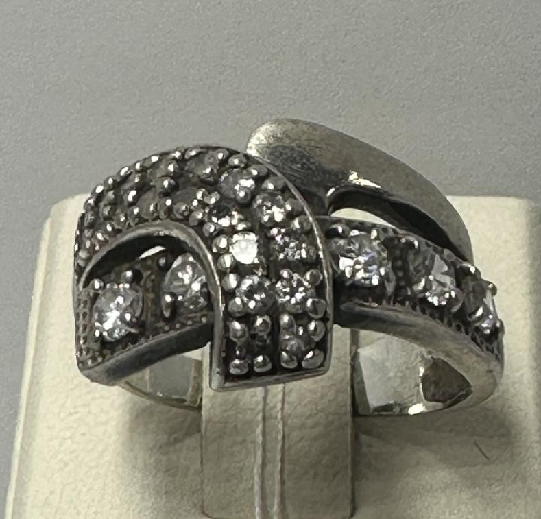 Серебряное кольцо с цирконием (33464033) 0