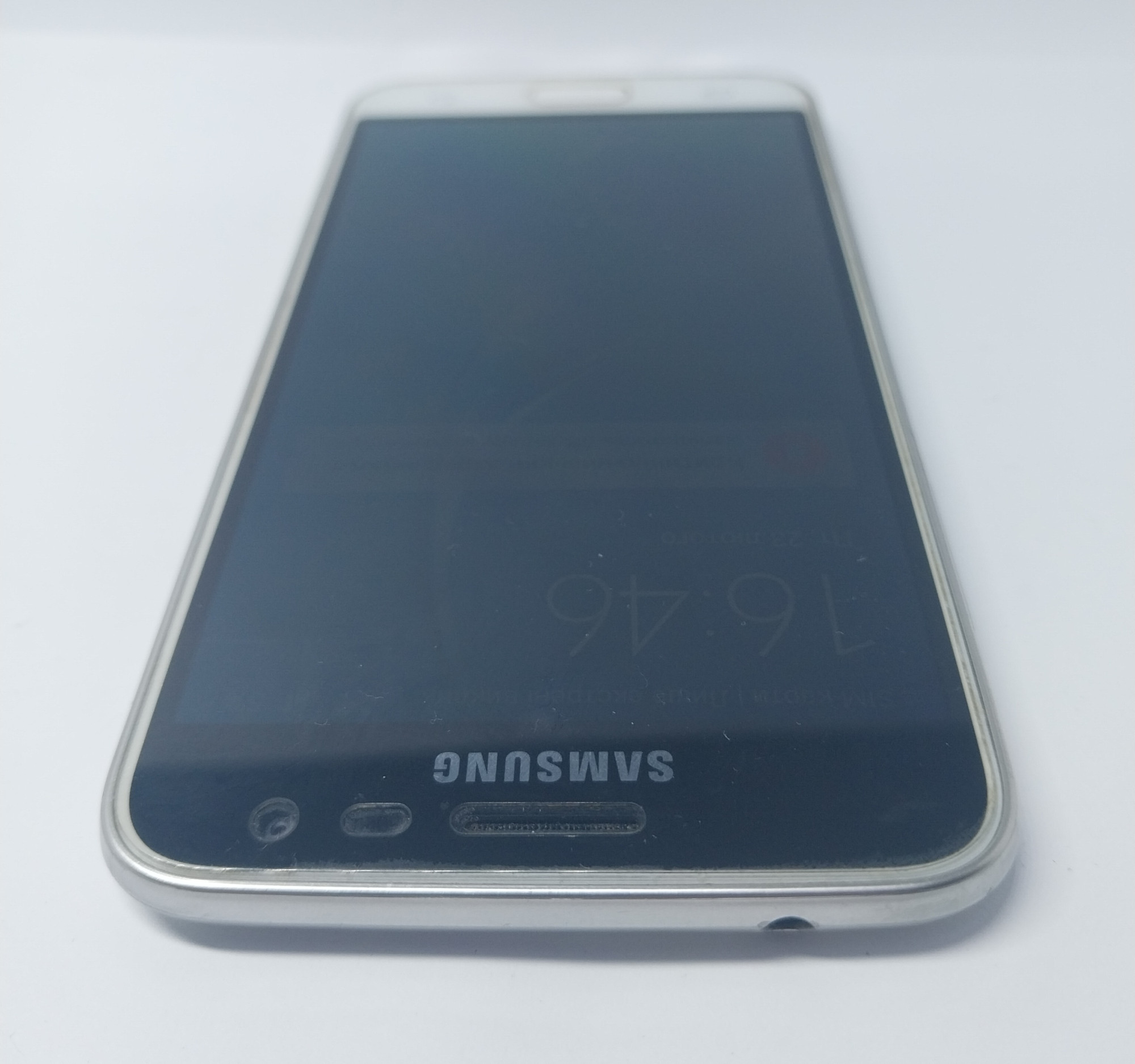 Samsung Galaxy J3 2016 White (SM-J320HZWD) 1/8Gb 1