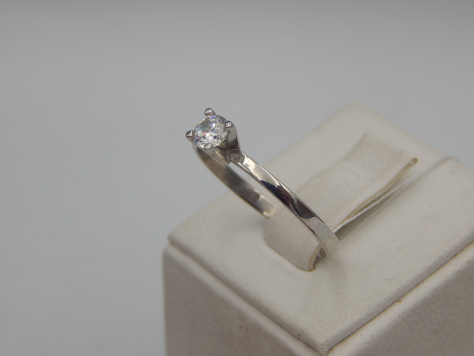 Серебряное кольцо с цирконием (30521984) 3