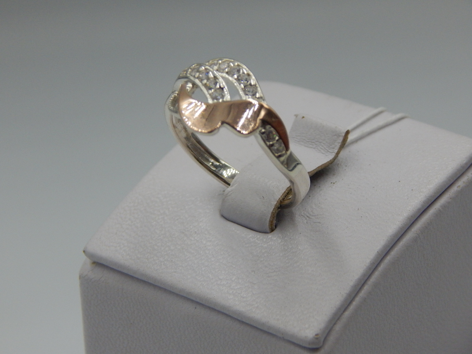 Серебряное кольцо с позолотой и цирконием (32212506) 1