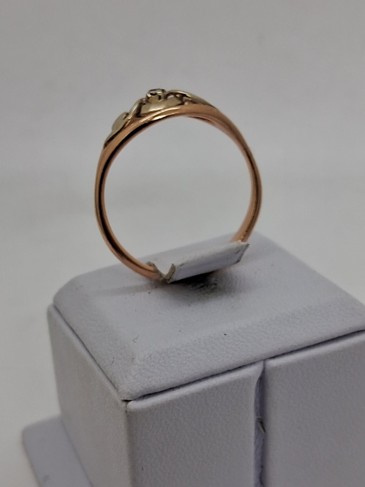 Кольцо из красного и белого золота с цирконием (33500141) 1