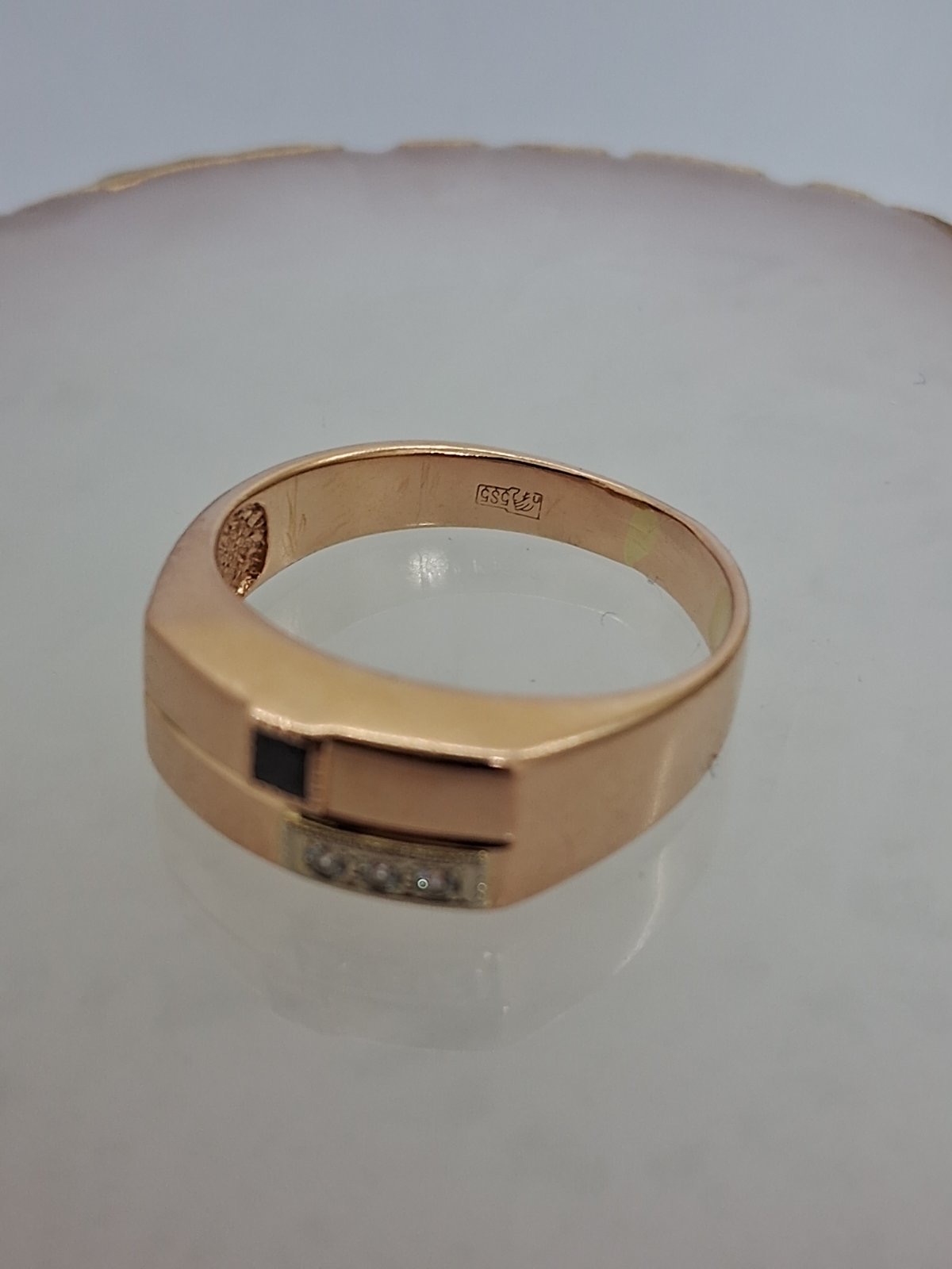 Перстень из красного и белого золота с цирконием и ониксом (33779546)  4