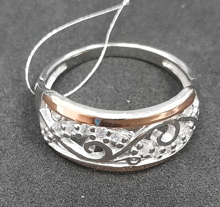 Серебряное кольцо с позолотой и цирконием (31299370) 0