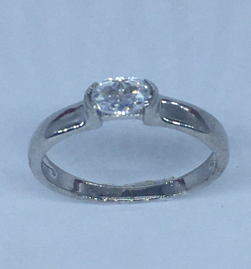 Серебряное кольцо с цирконием (30515176) 0