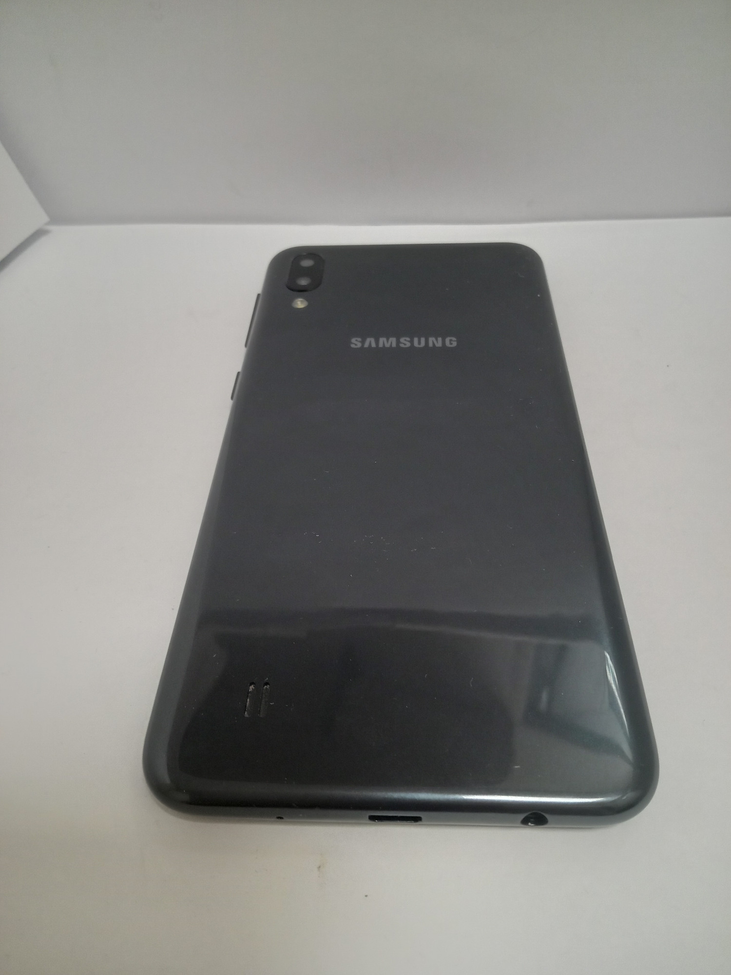 Samsung Galaxy M10 2019 (SM-M105G) 2/16Gb 5