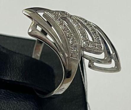 Серебряное кольцо с цирконием (30525352) 1