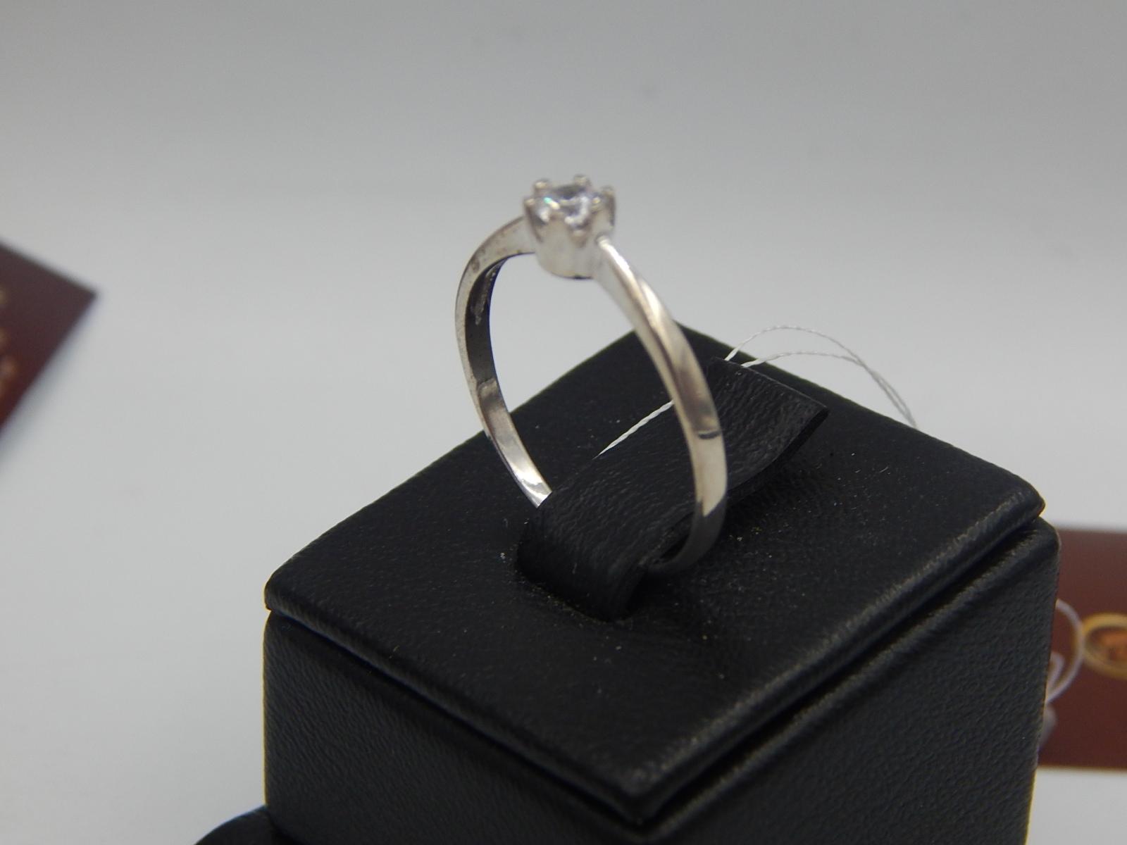 Серебряное кольцо с цирконием (30514669) 1