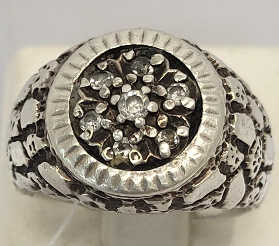 Серебряное кольцо с цирконием (33671143) 0