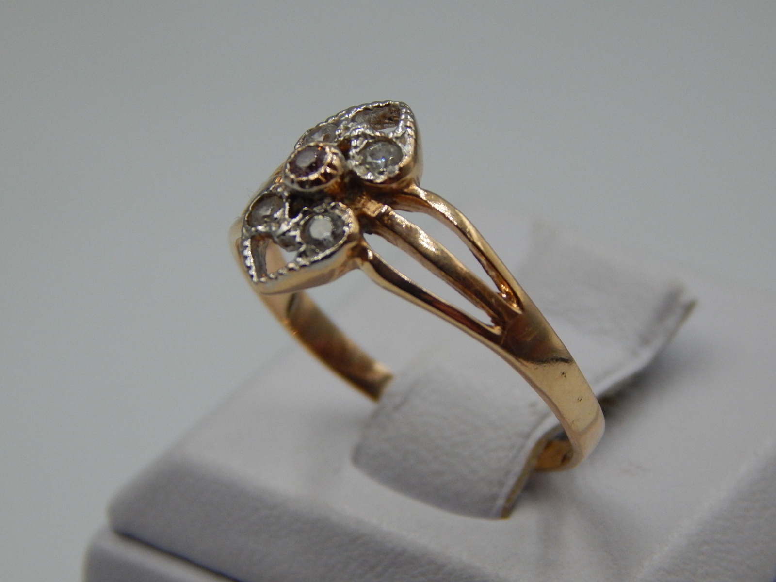 Кольцо из красного и белого золота с цирконием (32790129) 1