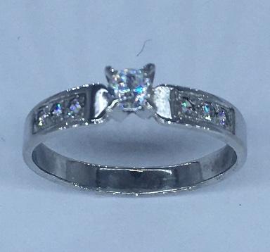 Серебряное кольцо с цирконием (30512708) 0