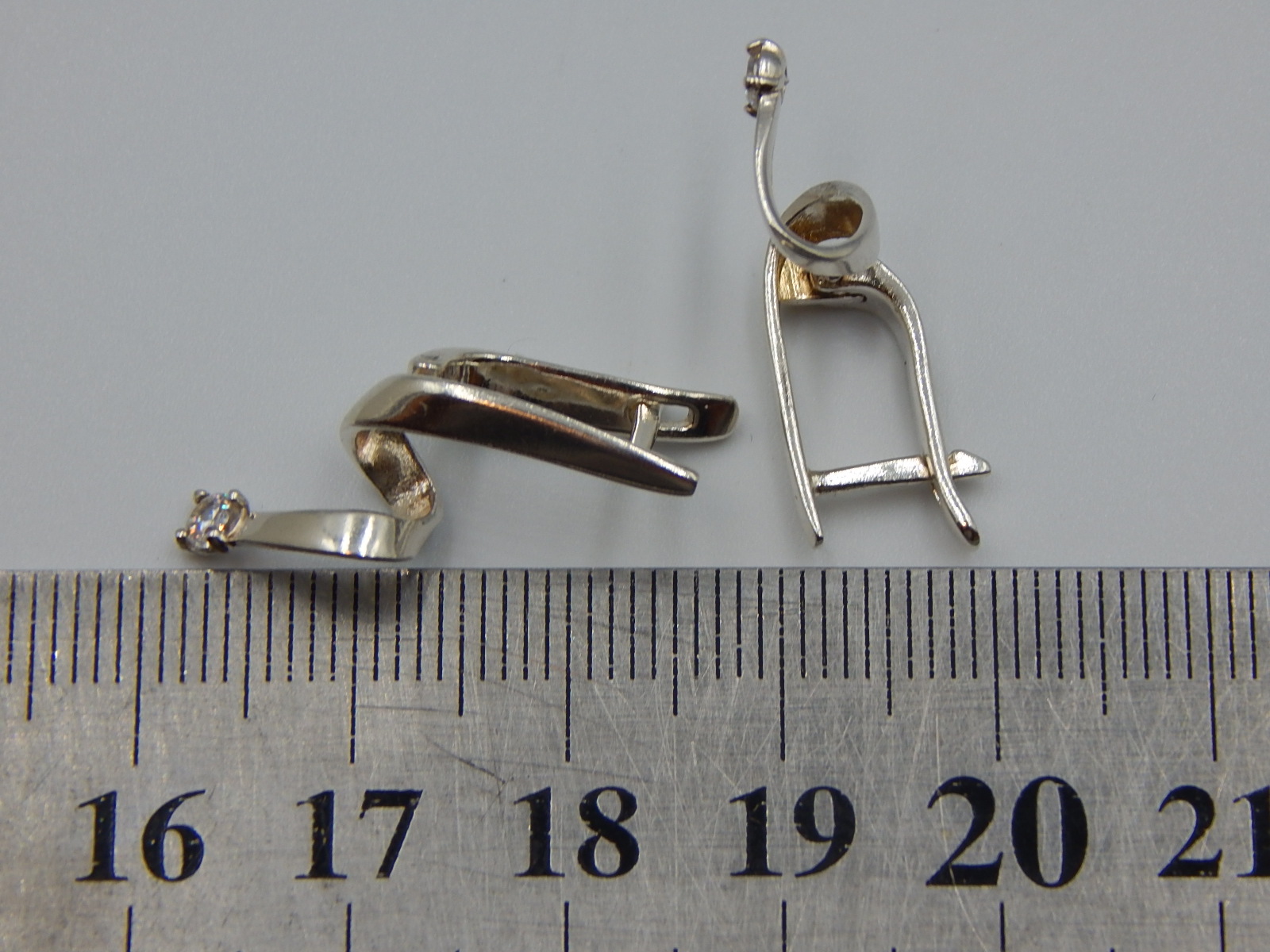 Серебряные серьги с цирконием (32418866) 4