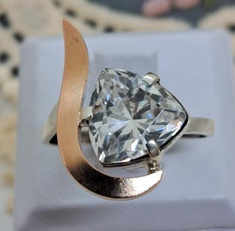 Серебряное кольцо с позолотой и цирконием (32741477) 0