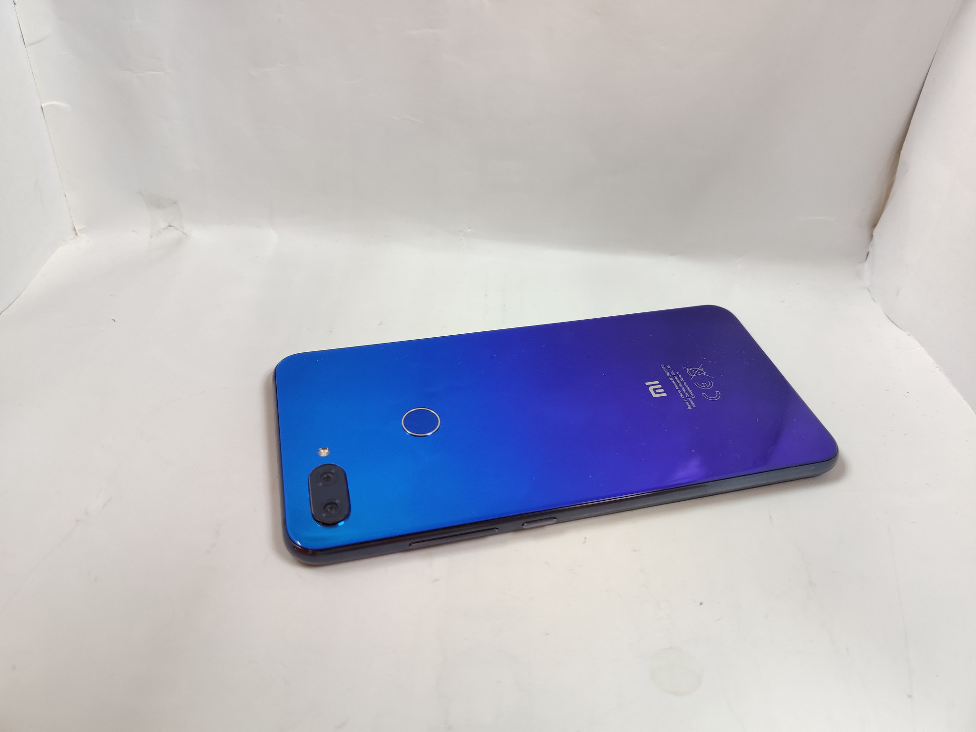 Xiaomi Mi 8 Lite 4/64GB Aurora Blue  4