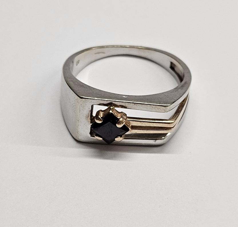 Перстень из красного и белого золота с цирконием (33112658) 1