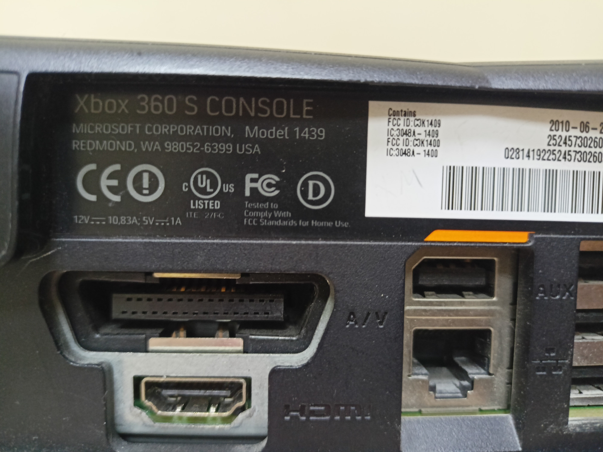 Ігрова приставка Microsoft Xbox 360 S 1000Gb  3