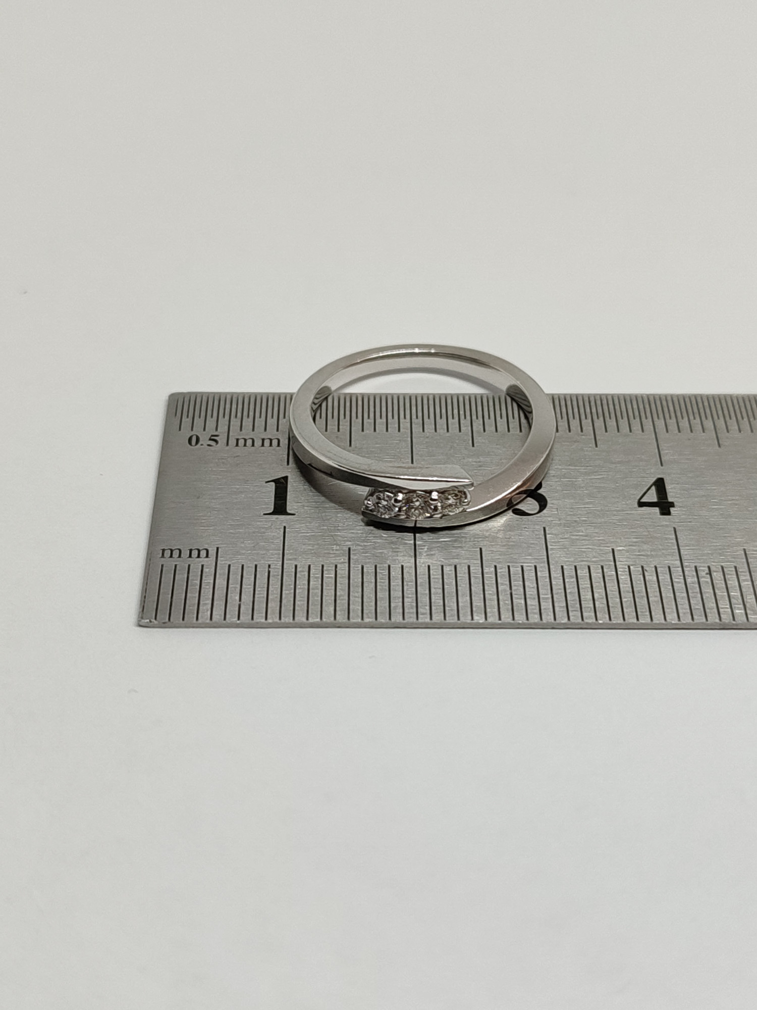 Кольцо из белого золота с бриллиантом (-ми) (32010509) 8