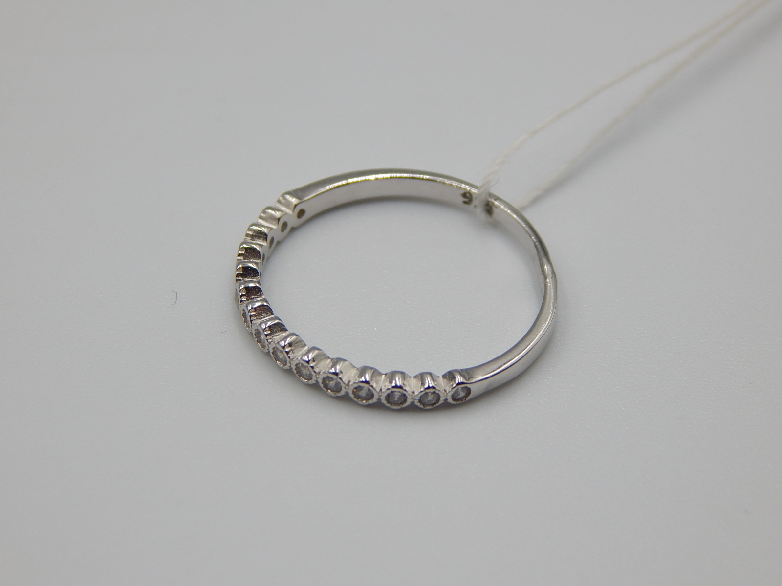 Серебряное кольцо с цирконием (31483000) 2