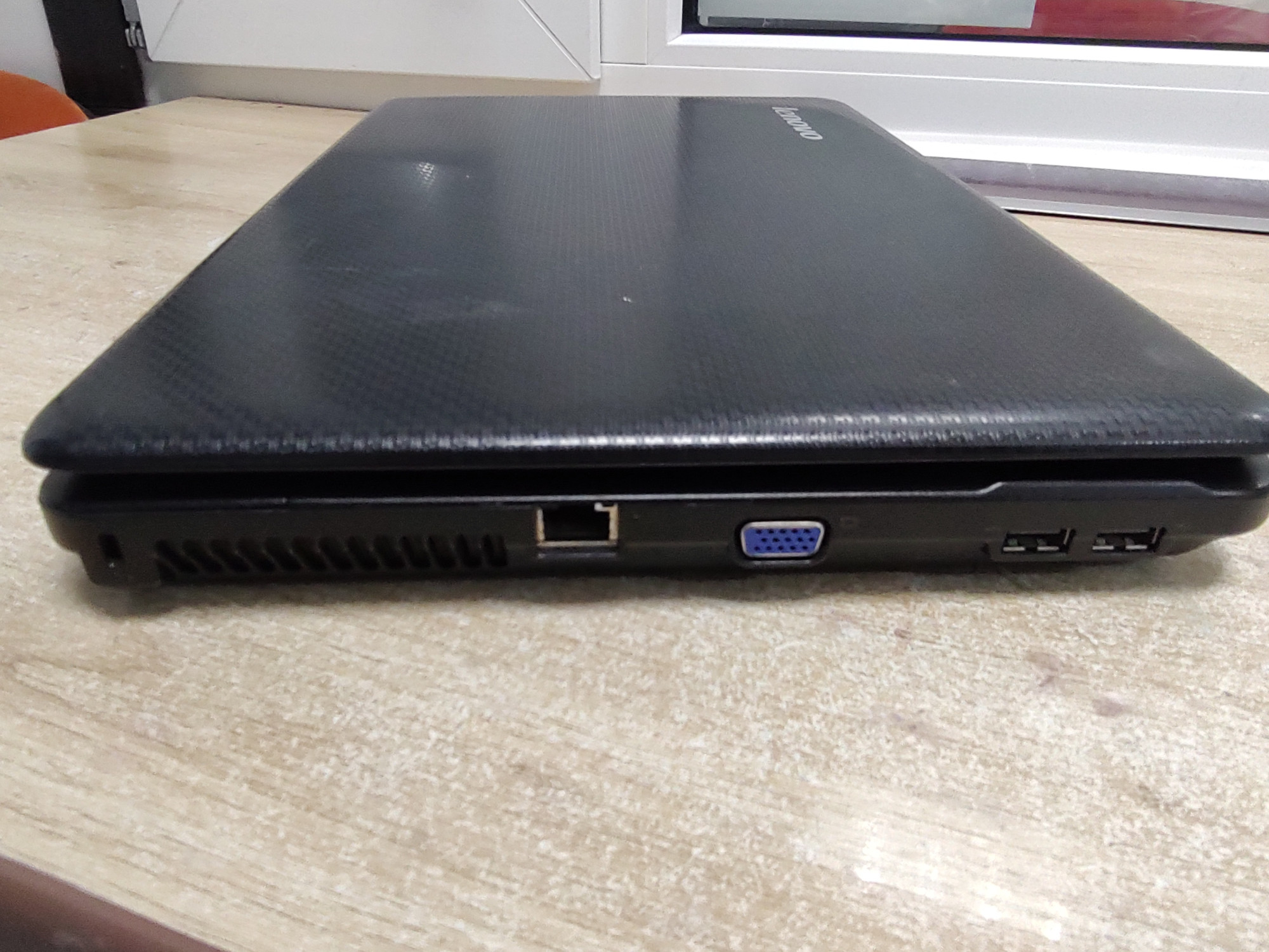Ноутбук Lenovo G550 (Pentium T4300/3Gb/HDD250Gb) (33631443) 3