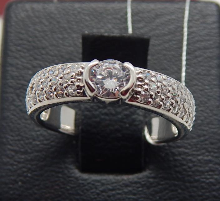 Серебряное кольцо с цирконием (30519748) 0