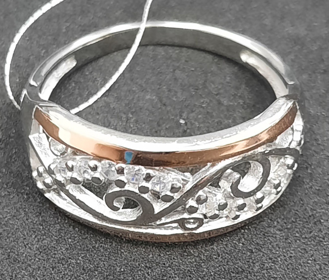 Серебряное кольцо с позолотой и цирконием (31299378) 0