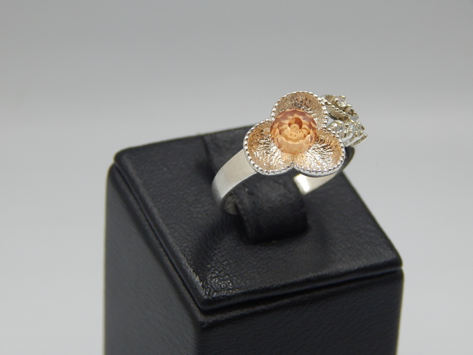 Серебряное кольцо с цирконием и стеклом (30617935) 2